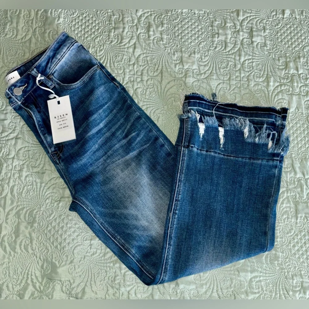 *NWT Risen High-Rise Straight Crop Jeans - Picture 3 of 7
